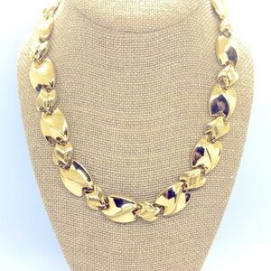 3/$30 VINTAGE 80S GOLD TONE CHUNKY CHAIN NECKLACE TEXTURED MOGUL RUNWAY RETRO